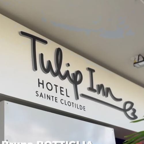 Tulip’Inn Sainte-Clotilde : le bon plan hôtelier entre aéroport et ville